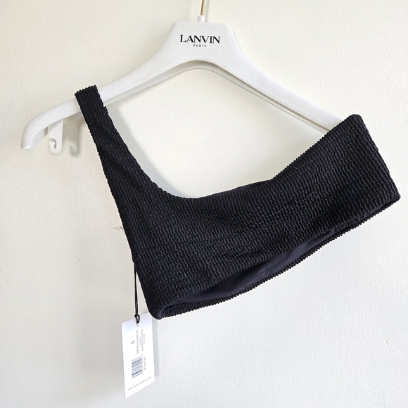 New WeWoreWhat One Shoulder Spongie Seersucker Black Swim Bikini Top Small NWT - Picture 5 of 9